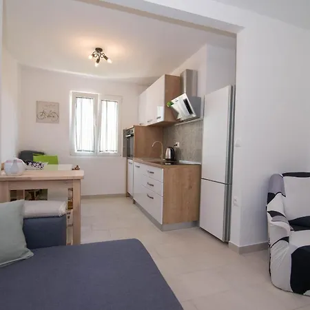 Ivana C6 Apartamento *