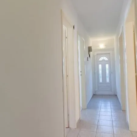 Apartment Ivana C6 *