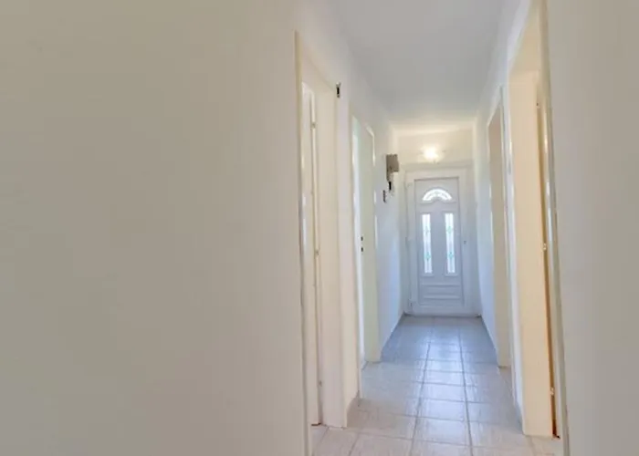 Apartment Ivana C6 *